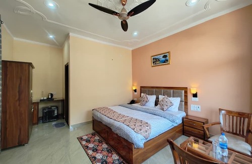 Sidhpur Hotel | AASRA PARADISE HOTEL