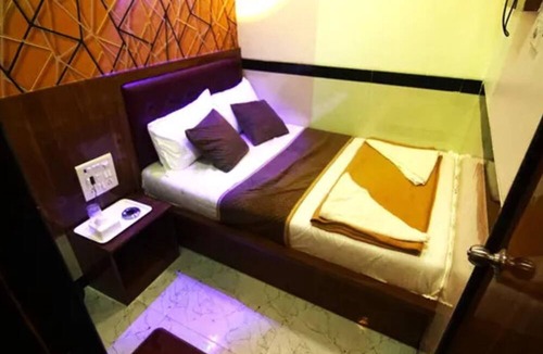 Goregaon East Hotel | Fabhotel Star Hill
