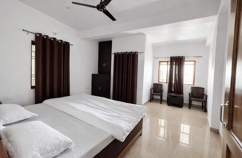 Bhimtal Hotel | Luxury Hotel Lake Darshan Bhimtal