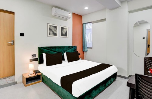 Surat House | Deluxe Room Adajan Sky Palace