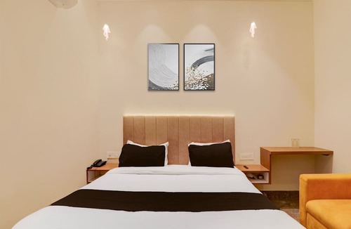 Gorakhpur House | Deluxe Shree Krishna Inn