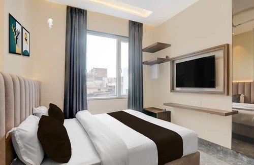 Gorakhpur House | Deluxe Shree Krishna Inn