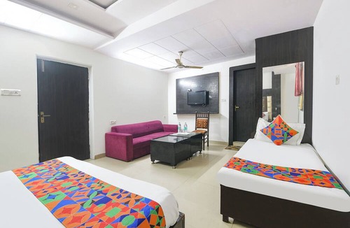 Karol Bagh Hotel | Fabhotel Vishesh Continental