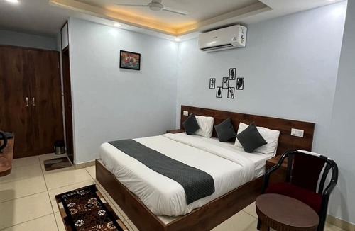 Malviya Nagar Hotel | Hotel RK palace near airport