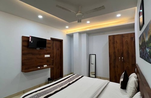 Malviya Nagar Hotel | Hotel RK palace near airport