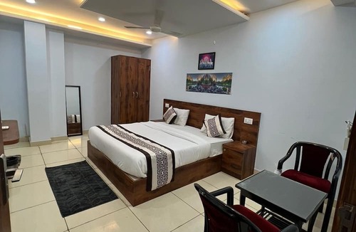 Malviya Nagar Hotel | Hotel RK palace near airport