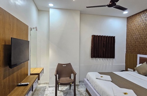 Chandkheda Hotel | Hotel Royal View
