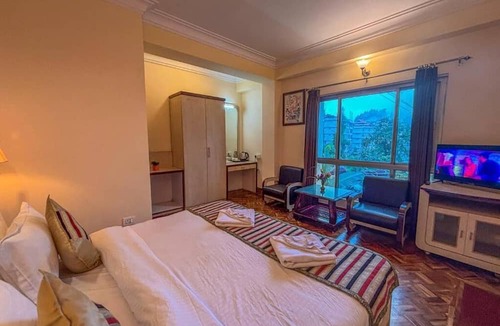 Pelling Hotel | Rare Himalayas De Regency