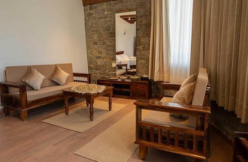 Kohka House | Palette Orient Greenz Pench by Checkin