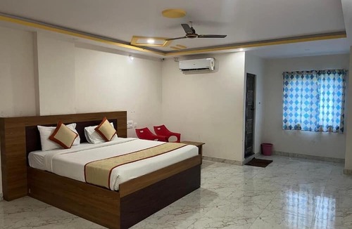 Narasapura Hotel | S L N COMFORT