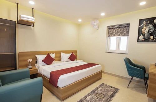 Kailash Colony Hotel | The Ambient Suite