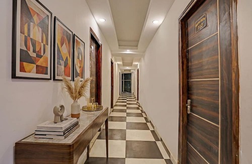 Sector 62 Hotel | Fabhotel Satya