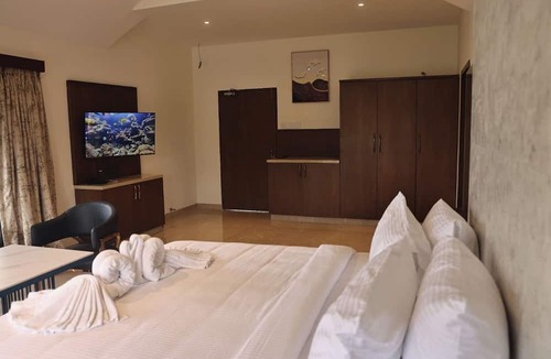 Injambakkam Hotel | Shoreland Leisure Stays