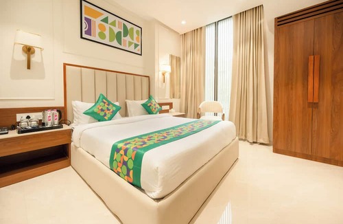 Thaltej Hotel | Treebo Premium Bizz