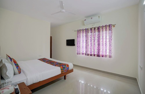 Electronics City Hotel | FabHotel Sri Aditya Inn - Electronic City