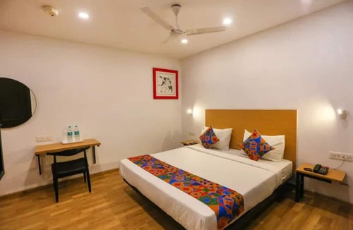 Daulatabad Hotel | Fabhotel Sharveen Classic Inn