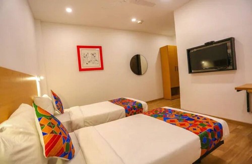 Daulatabad Hotel | Fabhotel Sharveen Classic Inn