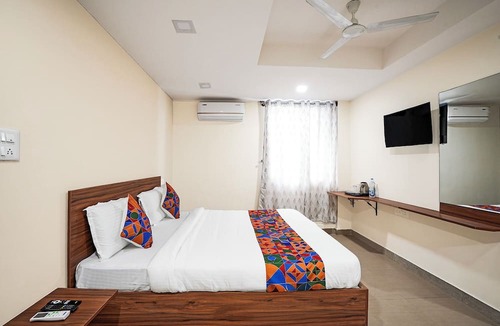 5th Block Hotel | Fabhotel Raayara Bliss