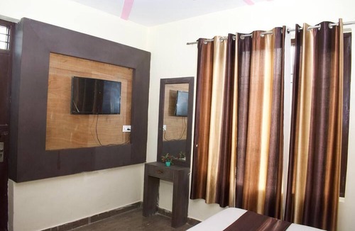 Shyamkhet Hotel | Hotel Dark Clouds