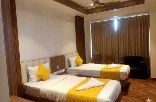 Gandhipuram Hotel | Hotel Vintage Classic