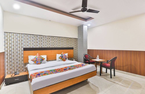 Indira Nagar Hotel | Fabhotel Regal Inn Indira Nagar