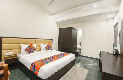 IMT Manesar Hotel | Fabhotel Sai Village