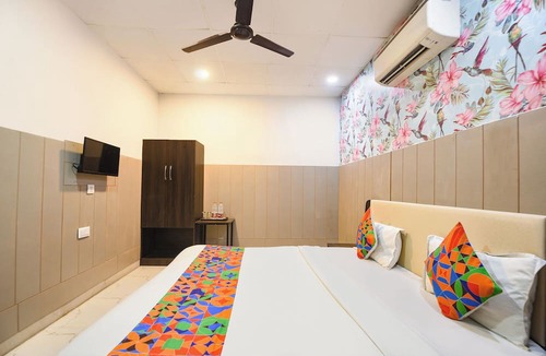 Delhi Hotel | Via The Arrow