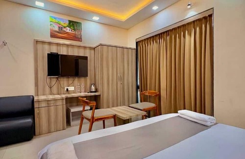 Daman Hotel | Avron Beach Resort