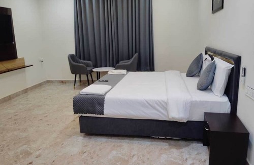 Manikonda Hotel | Madhura Luxury Hotel, Gachibowli near Hitech City