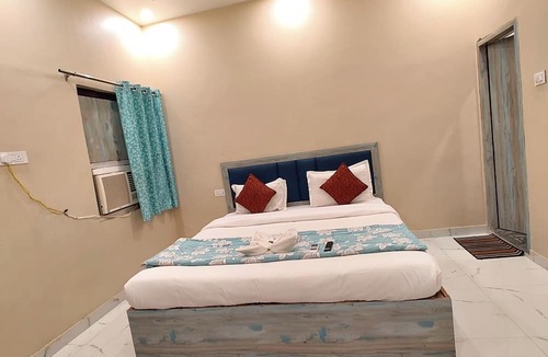Varanasi Hotel | Hotel Vrrinda Homestay Varanasi