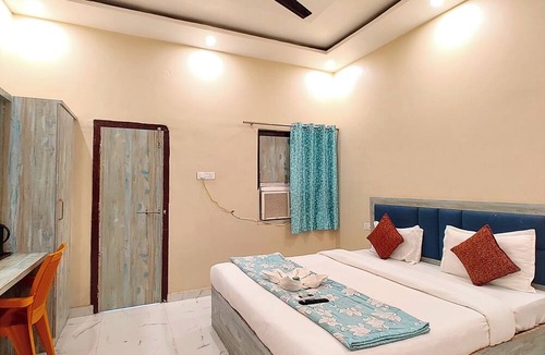 Varanasi Hotel | Hotel Vrrinda Homestay Varanasi