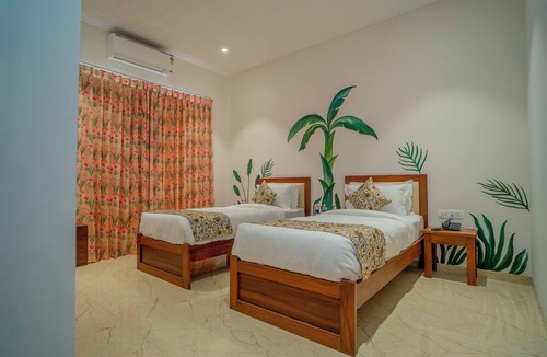 Mali Colony Hotel | MAYA'S MANOR - A Lake View Hotel