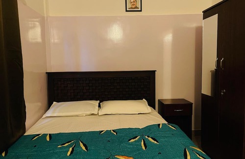 Mehdipatnam Hotel | Zivo Stays Guest House Rethibowli