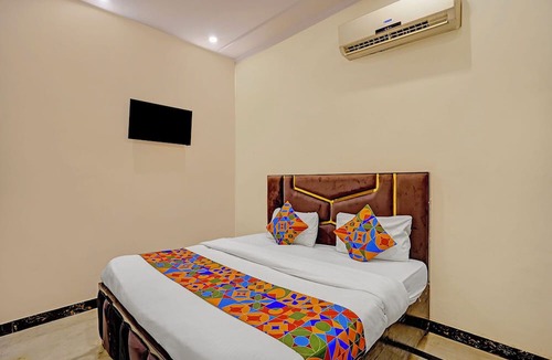 Kaushambi Hotel | Fabhotel Rn Residency