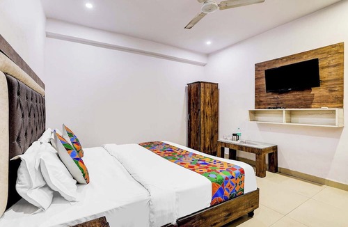 Vaishali Hotel | FabHotel Golden Stone