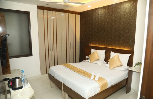Malviya Nagar Hotel | Flourish Stay Saket near Max Hospital