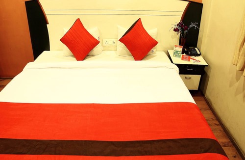 Bhowanipore Hotel | OYO 759 Hotel Rock Star