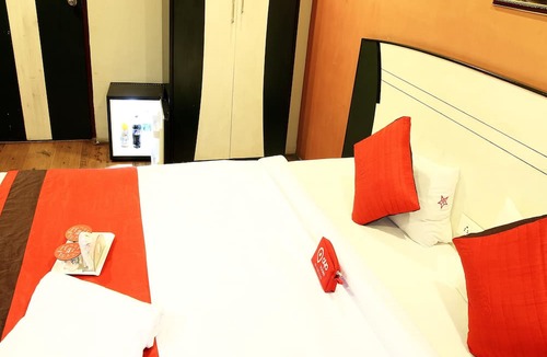 Bhowanipore Hotel | OYO 759 Hotel Rock Star