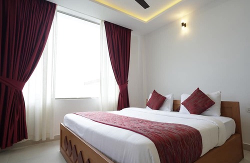 Parassinikadavu Hotel | Parassini Tourist Home