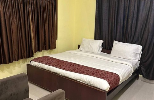 Vadapalani Hotel | Five stones By Earth Hotel Vadapalani