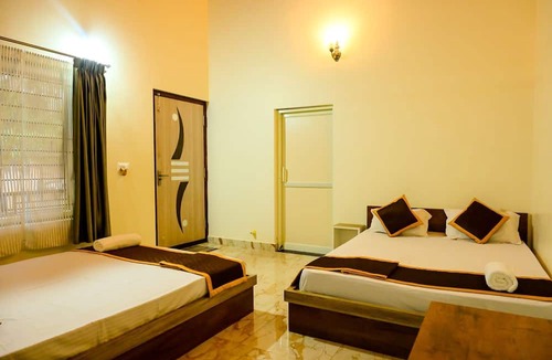 Sangameswarpet Hotel | Cliff Haven Homestay