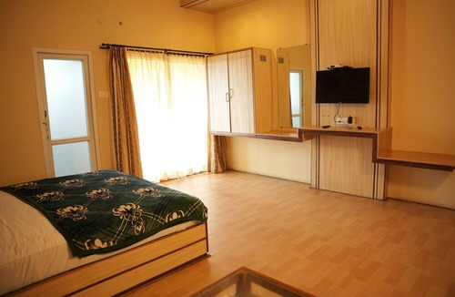 Yercaud Hotel | HOTEL GALA ESTANCIA