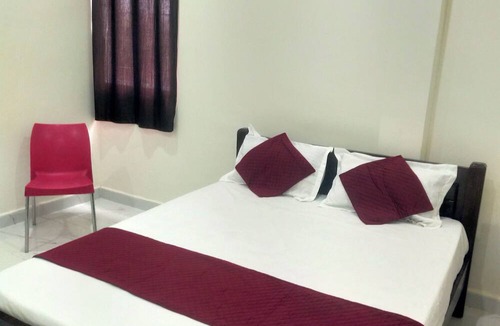 Andipatti Hotel | SRI NAVANEETHA KRISHNA MAHAL & RESIDENCY