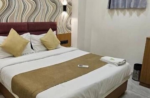 Vastrapur Hotel | Hotel Lee Grand