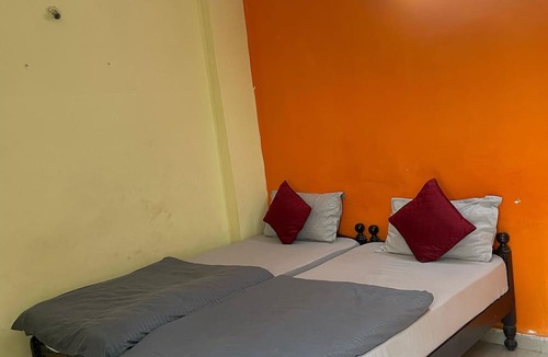 Srinagar Colony Hotel | Nandini Guest House