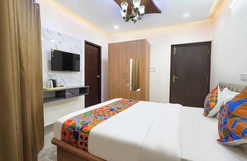 Bellandur Hotel | FabHotel Royal Suites I - Bellandur