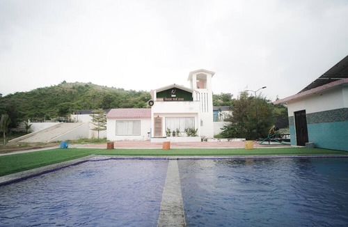 Kankroli Villa | Kisan Farm House | Serene 2BR Villa with Private Pool & Garden, Hillside Stay