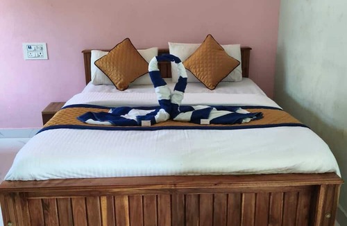 Honavar Hotel | Grand Inn Lodging And Boarding