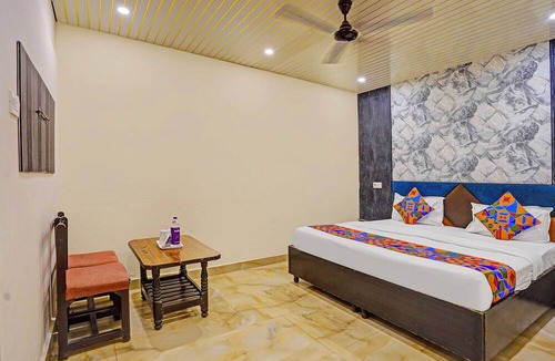 Vasundhara Hotel | Fabhotel Angel Pink Residency