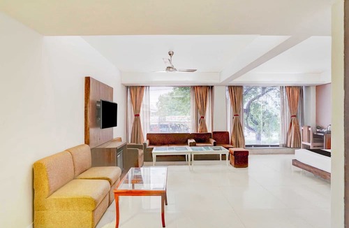 Maharana Pratap Nagar Hotel | Palette Hotel Nisarga Bhopal